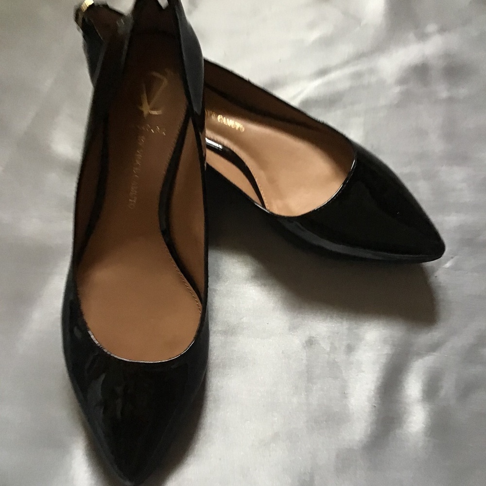 Black Patent Vince Camuto Signature Chandi Flats